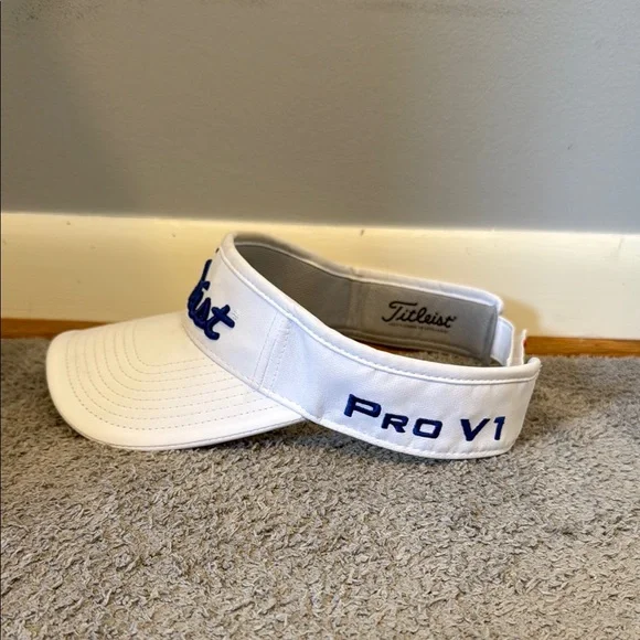 Titleist Tour Performance Gold Visor - Picture 2 of 4